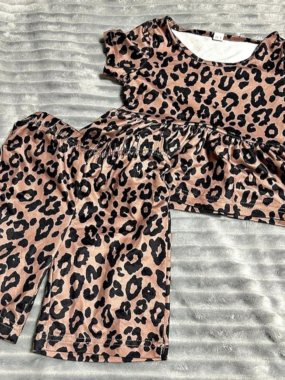 Girls Leopard Print Matching Set - Picture 2 of 4